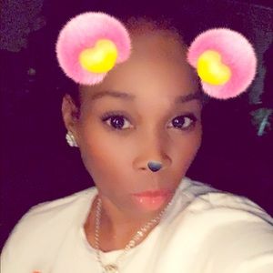 Meet your Posher, Anakia